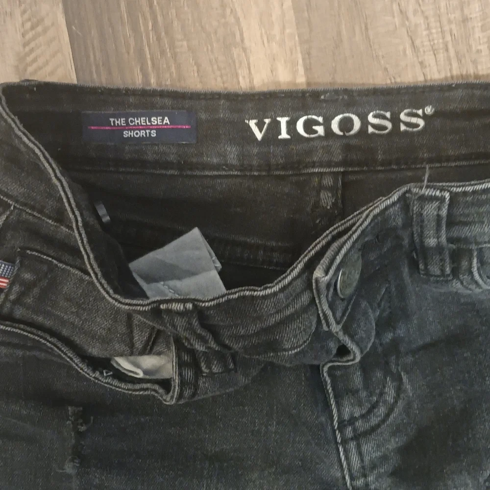 𝘊𝘰𝘯𝘷𝘦𝘳𝘴𝘦 𝘛𝘰𝘱 & 𝘝𝘪𝘨𝘰𝘴𝘴 𝘋𝘪𝘴𝘵𝘳𝘦𝘴𝘴𝘦𝘥 𝘚𝘩𝘰𝘳𝘵𝘴 - Picture 11 of 12